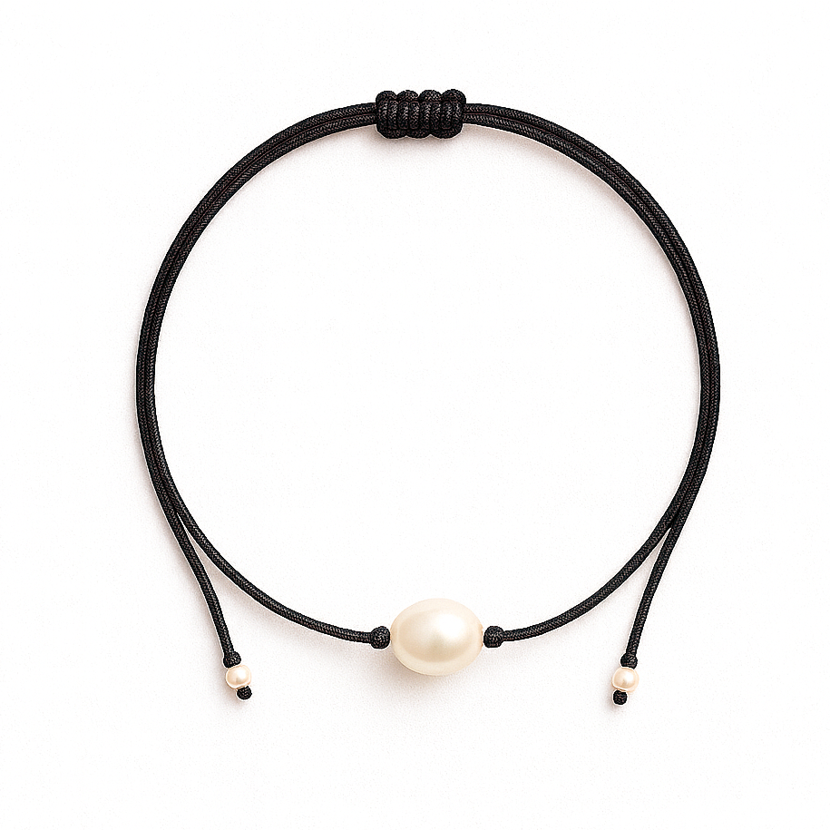 One pearl necklace black