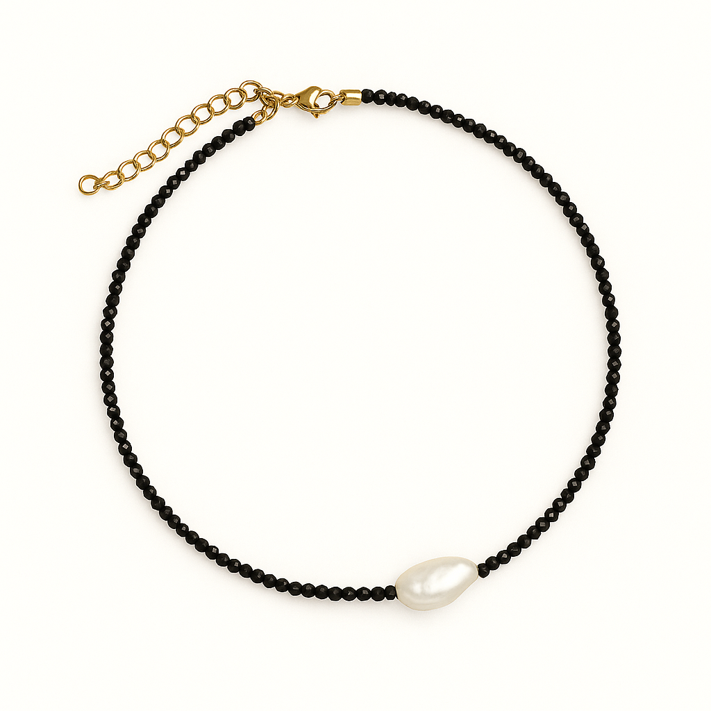 Beaded choker with squared pearl