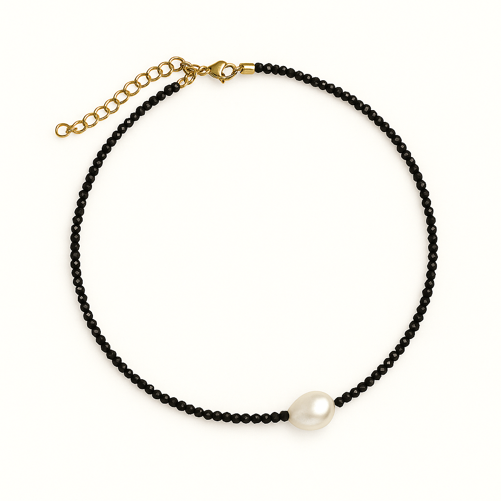 Beaded choker with round pearl