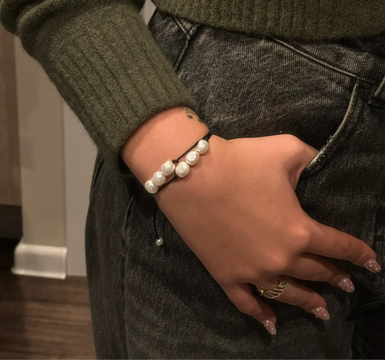 3 pearl bracelet black