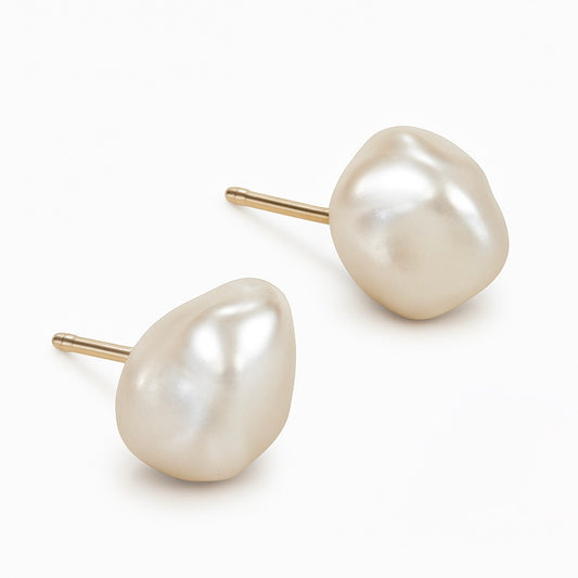 Classic pearl earrings gold