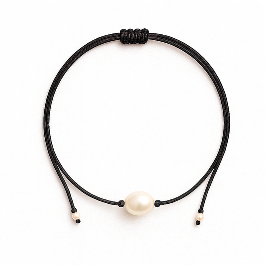 One pearl necklace black